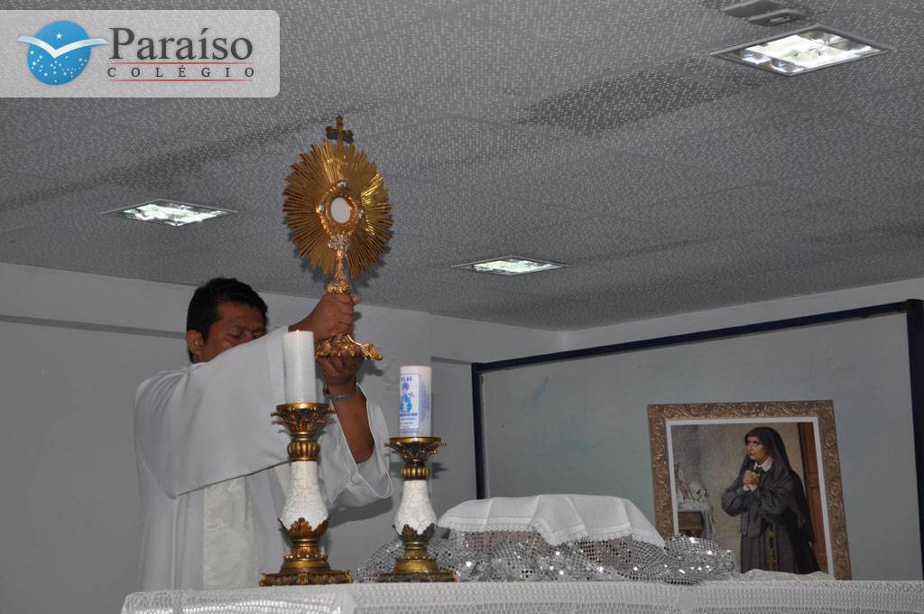Celebração de fé e oração: Colégio Paraíso recebe Relíquias da Beata Ana Rosa Gattorno
