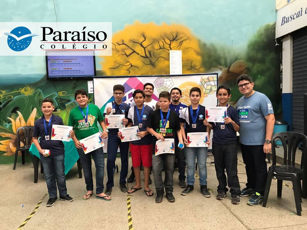 Colégio Paraíso realiza I Campeonato de Cubo Mágico